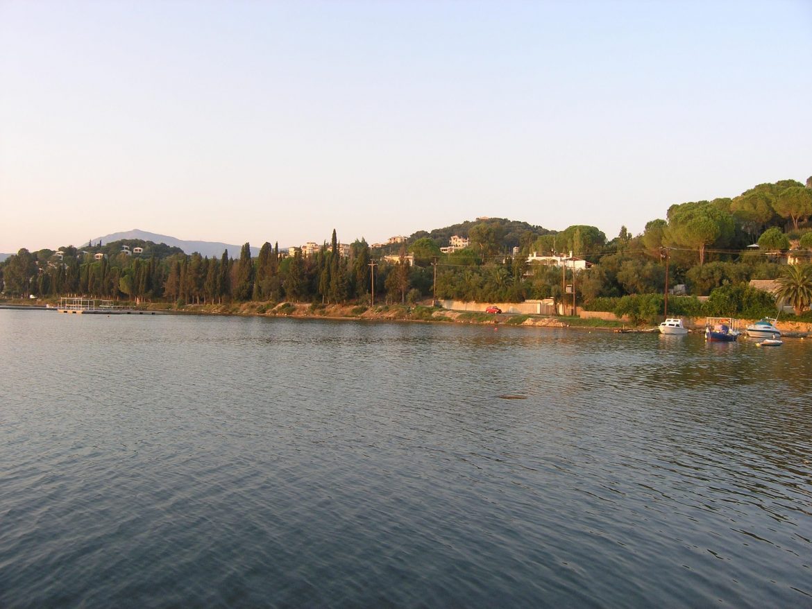 Συγκρότημα με βίλες στην Κέρκυρα. Διατίθενται είτε για μακροχρόνια μίσθωση είτε για συνεκμετάλλευση