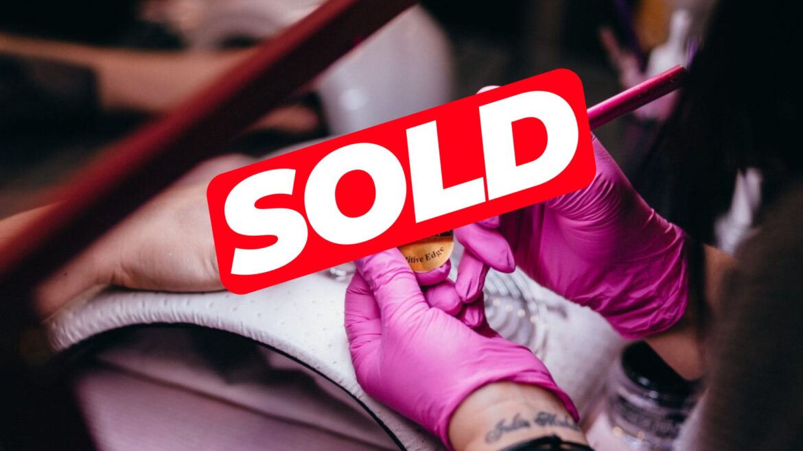 Πωλείται studio άκρων & αισθητικής στο Παλαιό Φάληρο