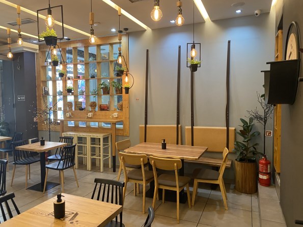 Πωλείται επιχείρηση εστίασης σε εμπορικό σημείο στην Αθήνα