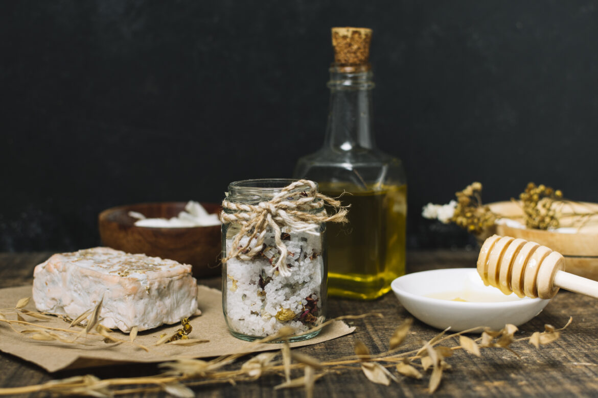 Πωλείται επιχείρηση λιανικής και χονδρικής πώλησης κρητικών προϊόντων