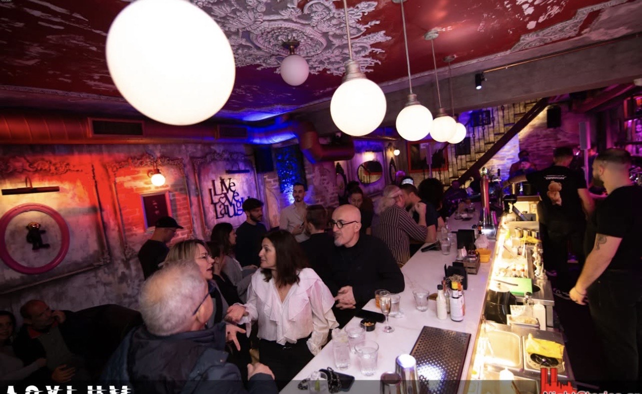 Εσωτερικός χώρος cafe bar στα Βόρεια Προάστια – ενδεικτική φωτογραφία