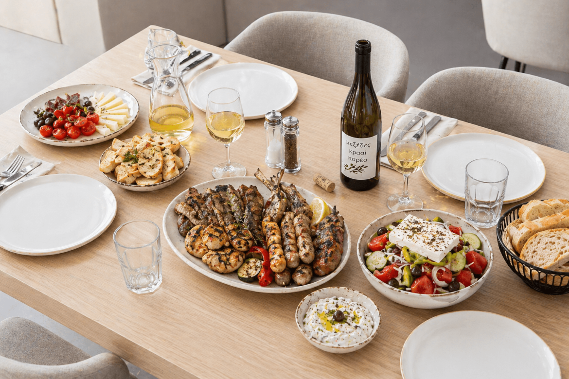 Πωλείται Επιχείρηση Εστίασης- Μεζεδοπωλείο στον Αγ. Δημήτριο