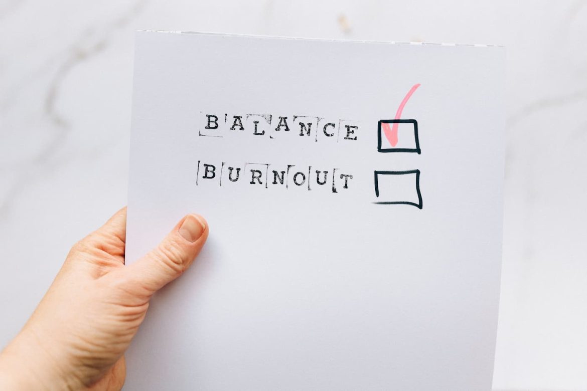 Burnout στην Επιχείρηση: Πώς το Αναγνωρίζει ένας Manager πριν Είναι Αργά